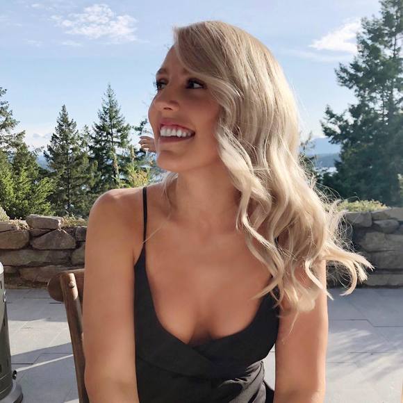 Meet your Posher, Lauren - Picture 1 of 1